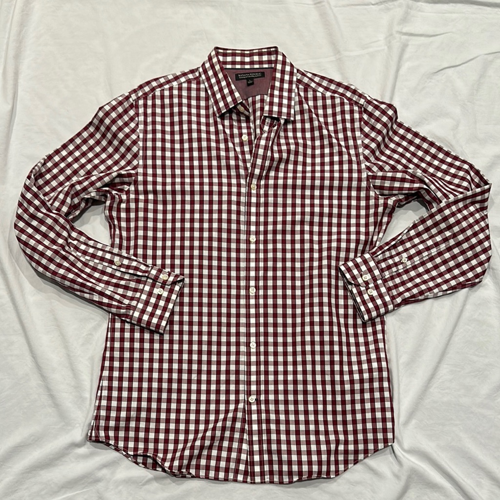 Banana Republic Men's Burgundy Checkered Large Shirt